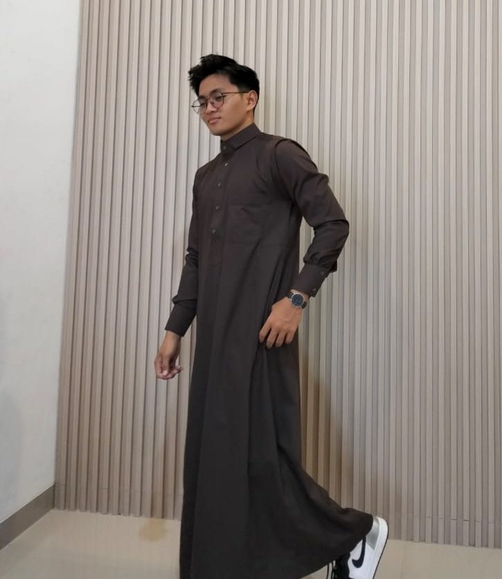 Tips dan Trik Merawat Gamis Pria agar Warnanya Tidak Mudah Pudar