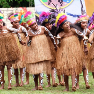 Keunikan Baju Adat Papua yang Terbuat dari Daun