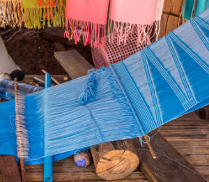 Sarung Tenun dan Sarung Katun