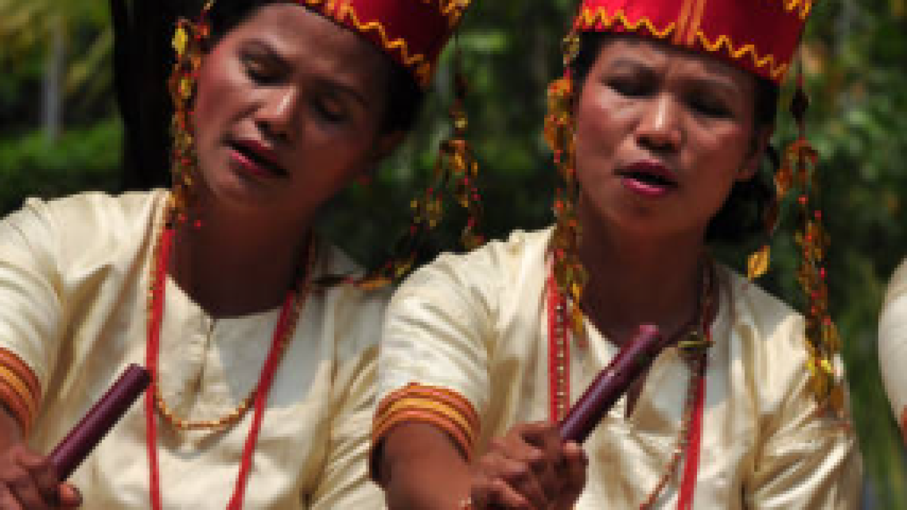 Keunikan Baju Adat Toraja