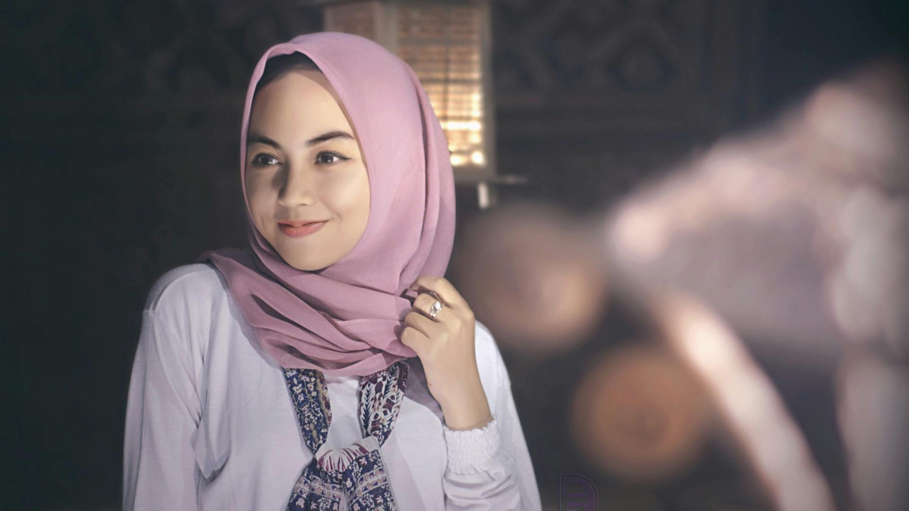 Tips dan trik membeli hijab sesuai warna kulit